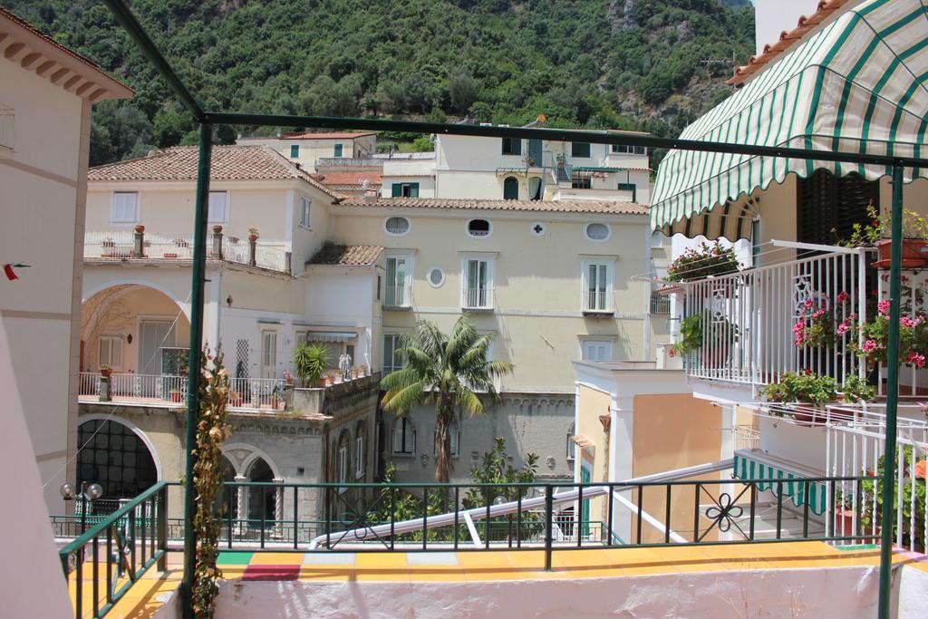 Casa Vacanze Nonna Raffa Amalfi Eksteriør billede